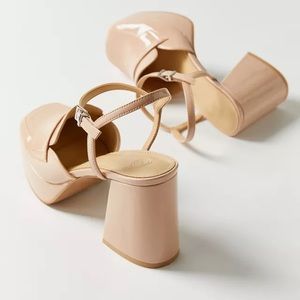 UO Veronica Solid Platform Heel